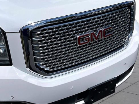 Used 2017 GMC Yukon Denali w/ Open Road Package RWD image 30