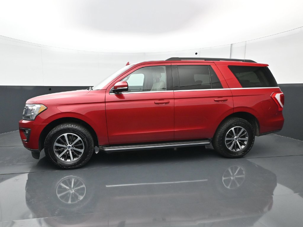 Used 2020 Ford Expedition XLT w/ Equipment Group 202A AWD/4WD image 3