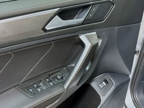 Used 2022 Volkswagen Tiguan SE R-Line image 24