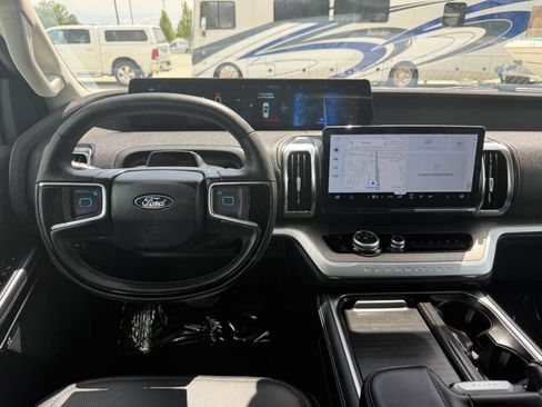 Used 2025 Ford Expedition Max Platinum AWD/4WD image 39