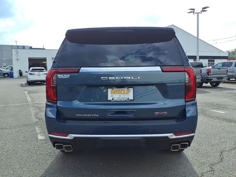 New 2026 GMC Yukon Denali w/ Denali Reserve Package AWD/4WD image 5