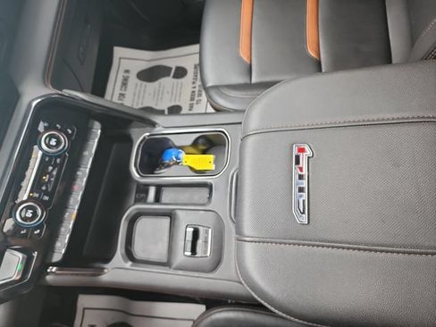 Used 2024 GMC Sierra 2500 AT4 w/ AT4 Premium Plus Package AWD/4WD image 29