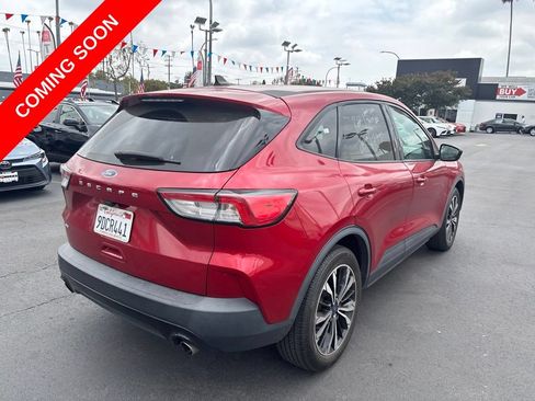 Used 2022 Ford Escape SE w/ SE Sport Appearance Package FWD image 4