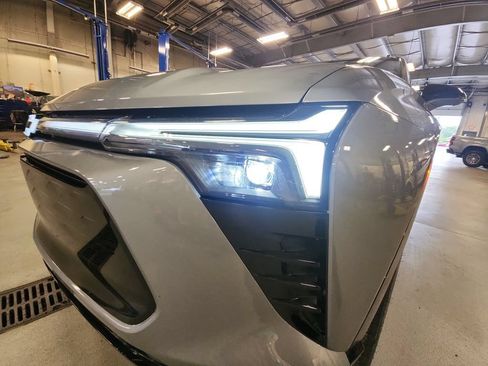 Used 2024 Chevrolet Blazer EV RS AWD/4WD image 30