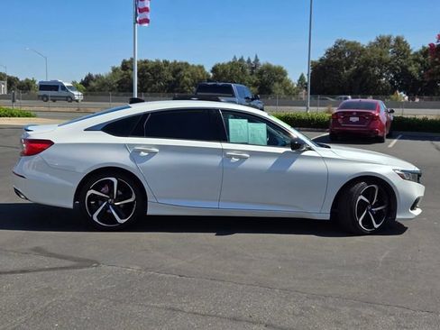 Used 2022 Honda Accord Sport image 3
