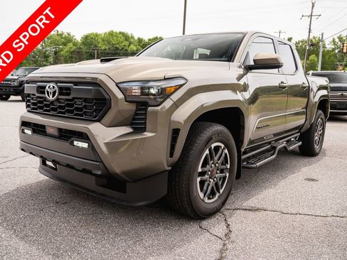 Certified 2025 Toyota Tacoma TRD Sport RWD image 3