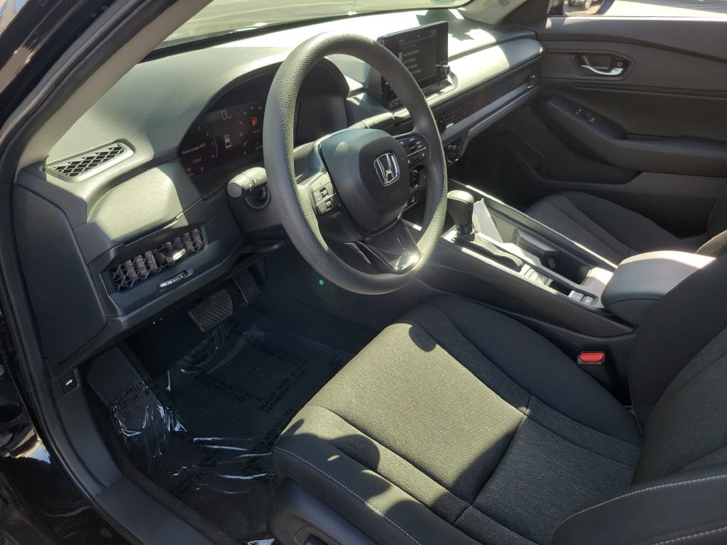 Certified 2025 Honda Accord SE image 18