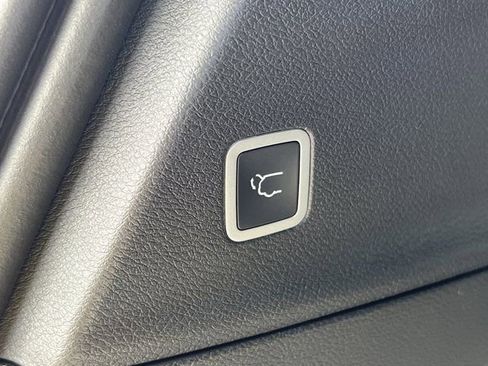 New 2026 Chrysler Pacifica Limited image 14