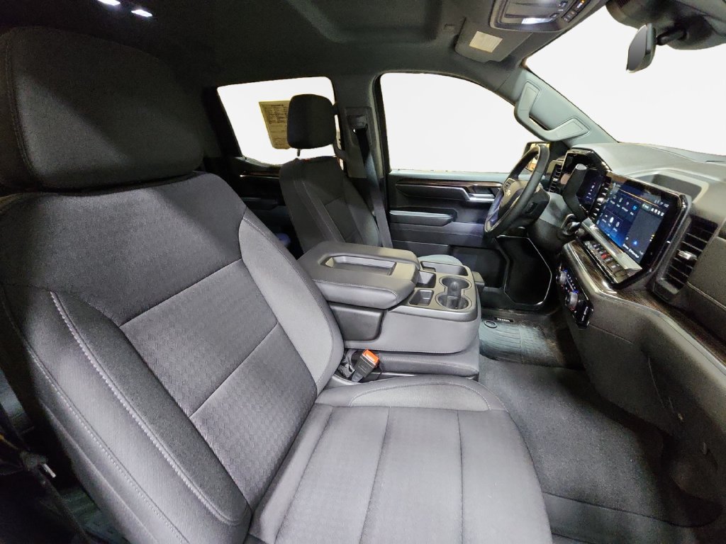 Used 2024 Chevrolet Silverado 1500 LT AWD/4WD image 28