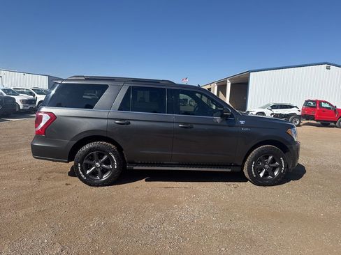 Used 2021 Ford Expedition XLT image 7