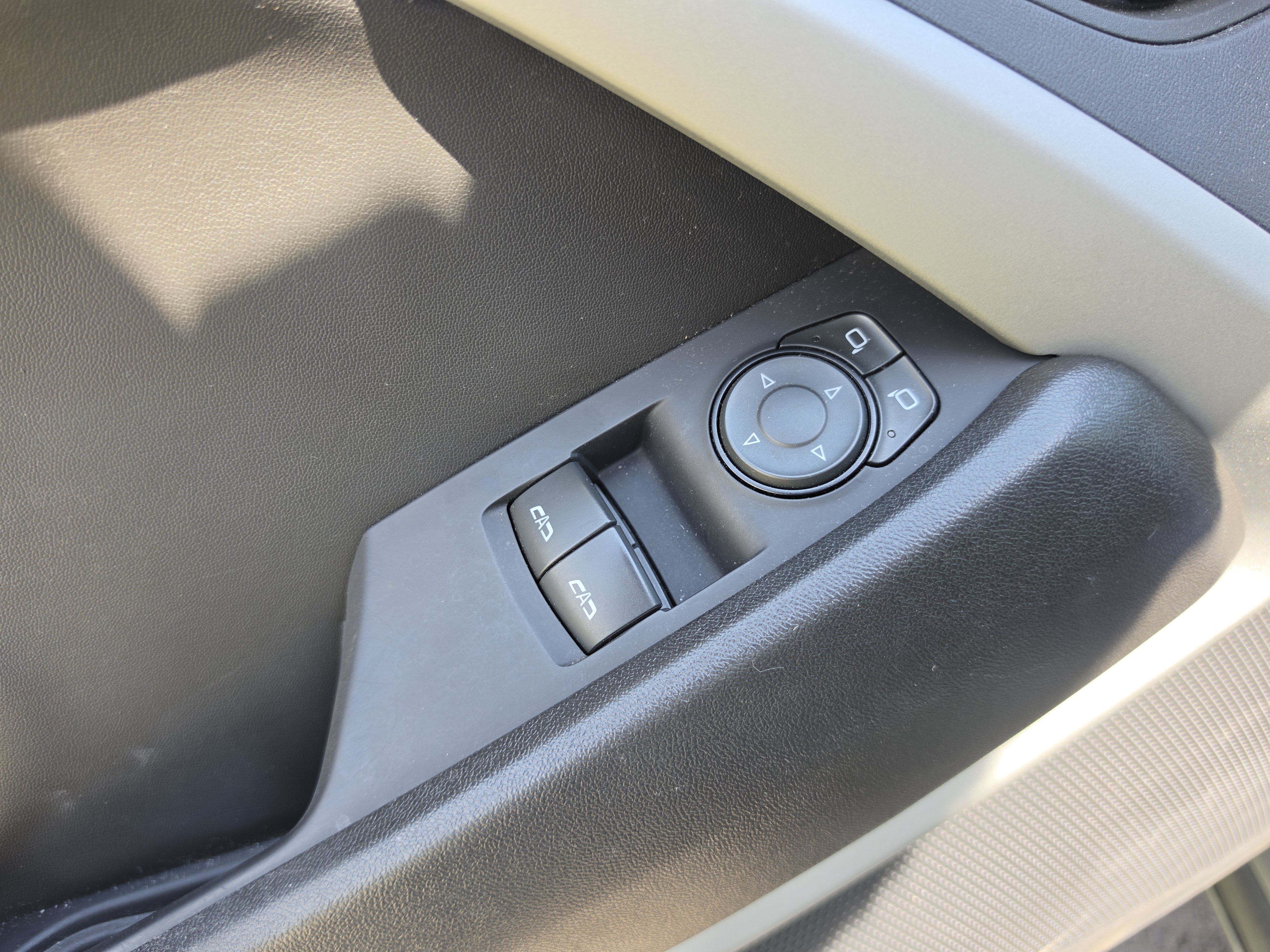 Used 2023 Chevrolet Camaro LT RWD image 17