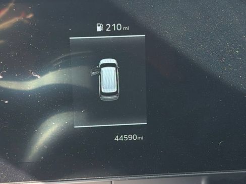 Used 2025 Kia Carnival FWD image 6