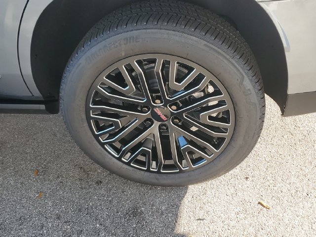 New 2026 GMC Yukon Denali w/ Sun & Power Step Package AWD/4WD image 3