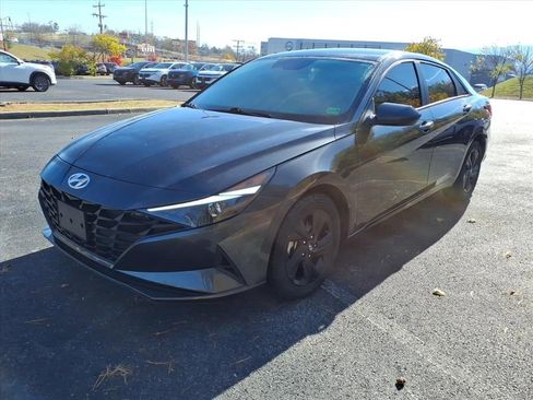 Used 2021 Hyundai Elantra SEL image 9