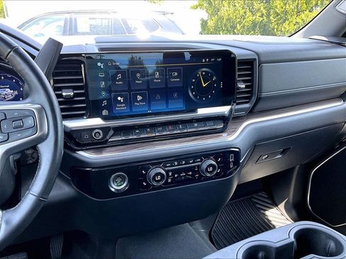 Used 2023 Chevrolet Silverado 1500 LT AWD/4WD image 8