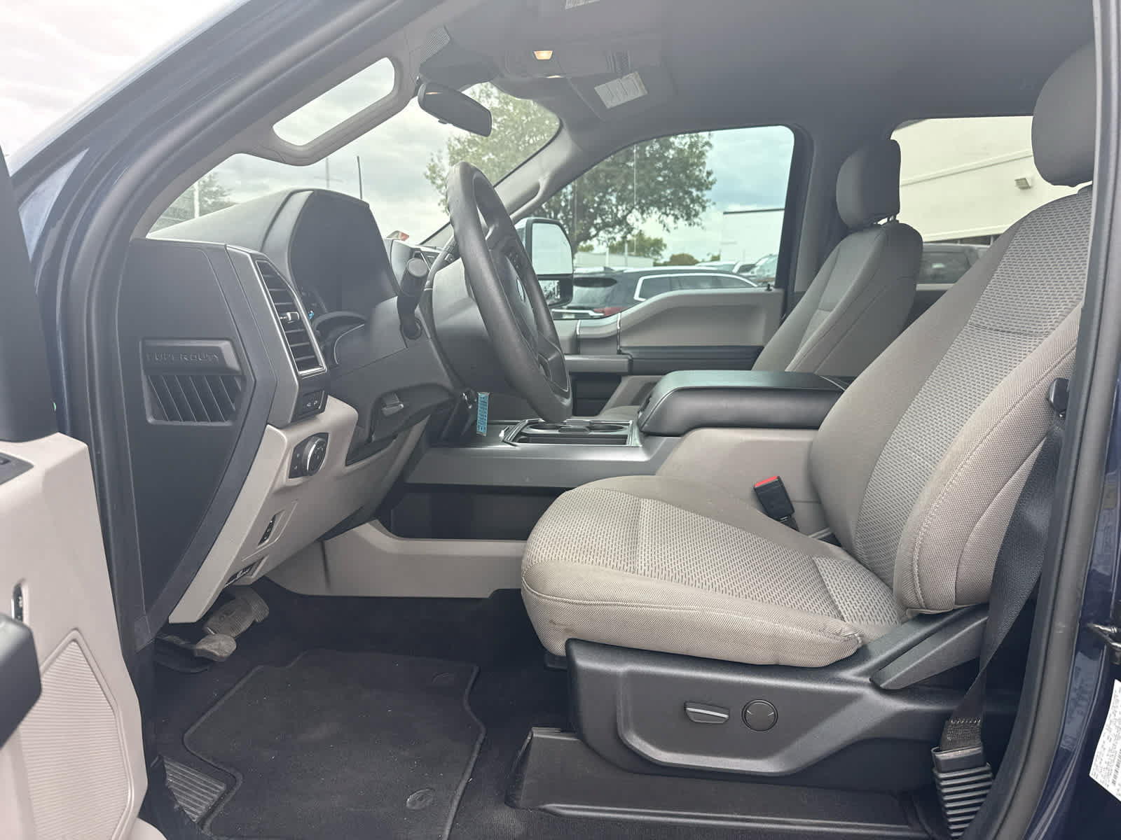 Used 2020 Ford F250 XLT w/ XLT Premium Package AWD/4WD image 5