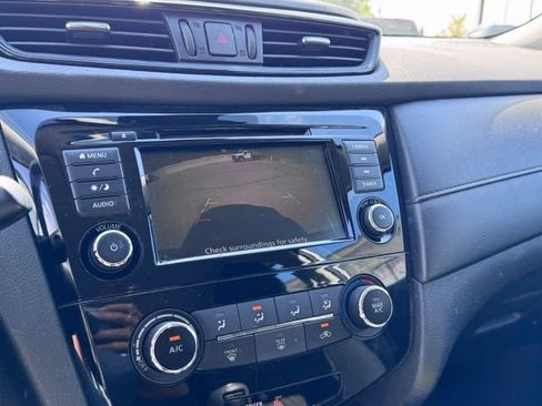 Used 2020 Nissan Rogue S AWD/4WD image 22