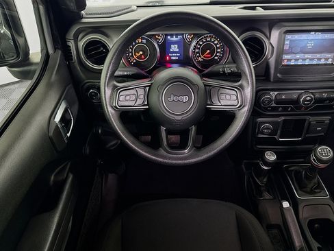 Used 2022 Jeep Gladiator Sport image 16