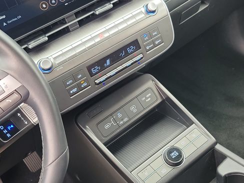 Certified 2024 Hyundai Kona SEL FWD image 15