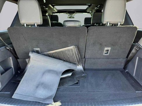 Used 2024 Ford Expedition Platinum image 59