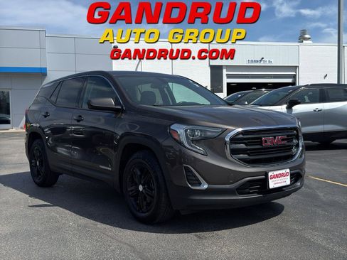 Used 2019 GMC Terrain SLE w/ LPO, Floor Liner Package FWD image 1