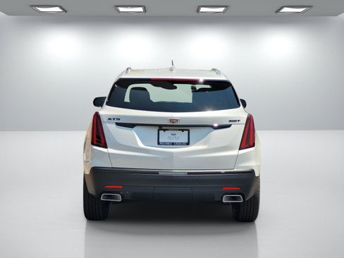 New 2026 Cadillac XT5 Luxury w/ LPO, ONYX Package FWD image 5