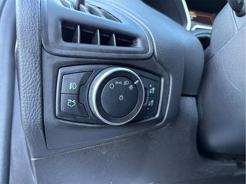 Used 2017 Ford Focus SEL image 25