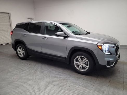 Used 2023 GMC Terrain SLE FWD image 11