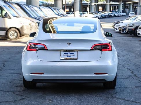 Used 2021 Tesla Model 3 Standard Range Plus image 5
