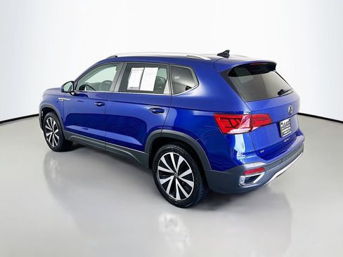 Used 2022 Volkswagen Taos SE FWD image 5