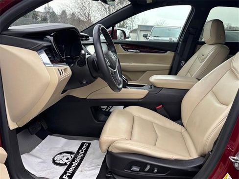 Used 2017 Cadillac XT5 Luxury w/ Driver Awareness Package image 11