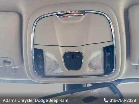 Used 2018 Jeep Cherokee Latitude Plus w/ Comfort/Convenience Group AWD/4WD image 21