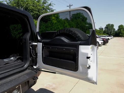 New 2026 Land Rover Defender 130 X-Dynamic SE AWD/4WD image 70