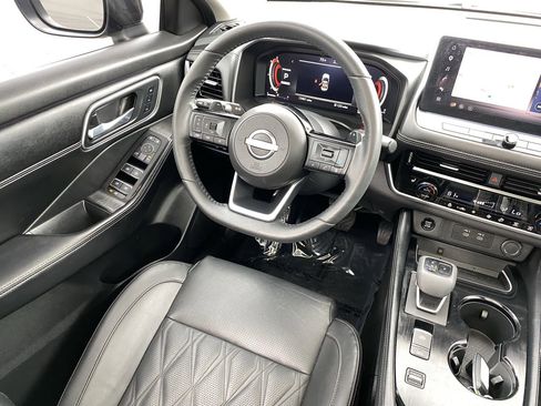 Certified 2024 Nissan Rogue Platinum FWD image 16