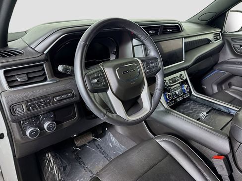 Used 2022 GMC Yukon Denali AWD/4WD image 9