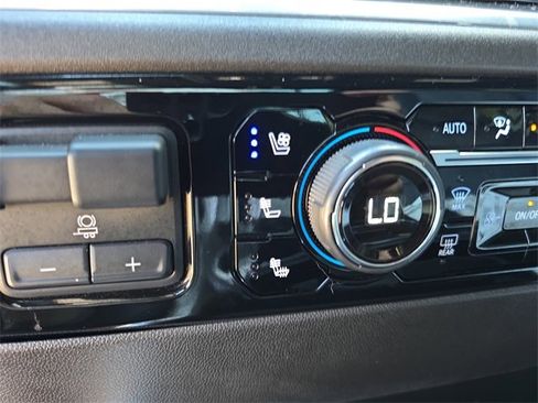 Certified 2024 Chevrolet Silverado 3500 High Country w/ High Country Premium Package image 23