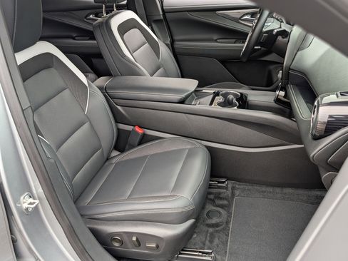 Used 2024 Chevrolet Blazer EV LT image 21