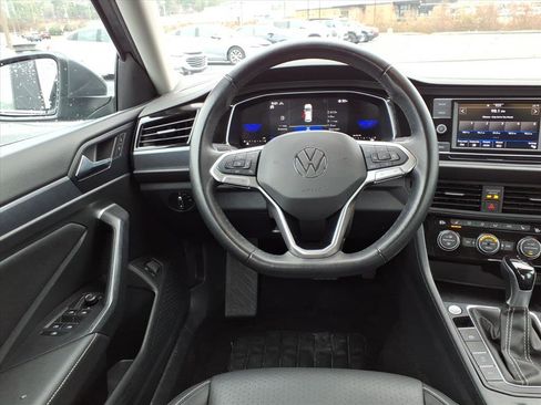 Used 2024 Volkswagen Jetta SE image 22