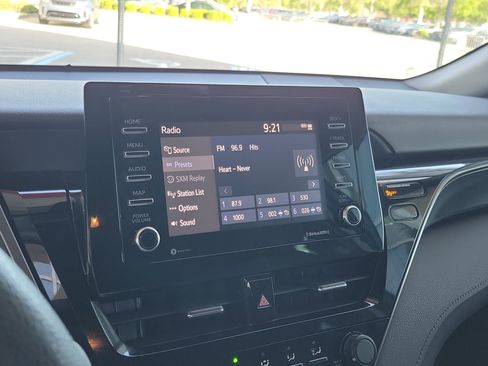 Used 2021 Toyota Camry LE image 21