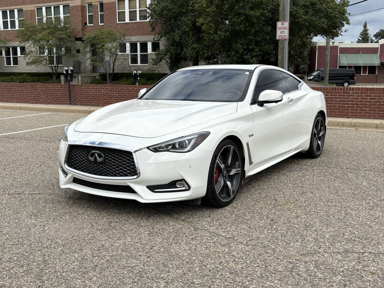 Used 2018 INFINITI Q60 Red Sport 400 w/ Pro Active Package AWD/4WD image 4