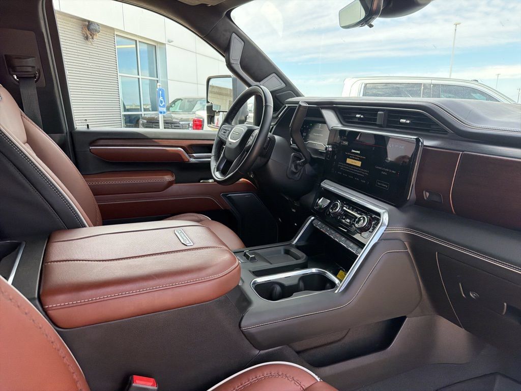Used 2024 GMC Sierra 3500 Denali Ultimate w/ LPO, GMC Protection Package AWD/4WD image 30