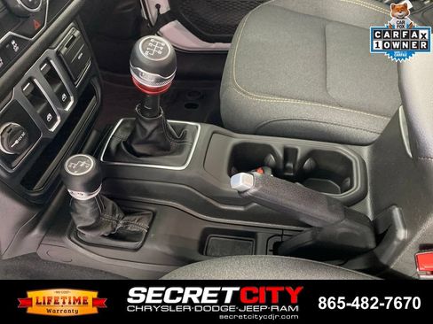 Used 2025 Jeep Wrangler Sport AWD/4WD image 23