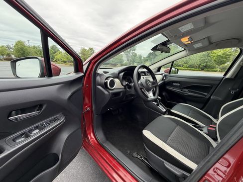 Used 2020 Nissan Versa SV FWD image 12