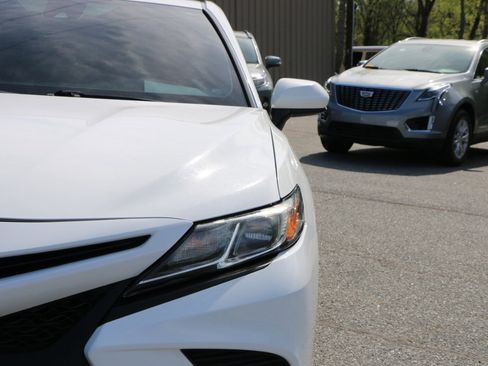 Used 2020 Toyota Camry SE image 13