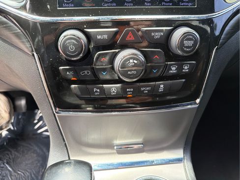 Used 2021 Jeep Grand Cherokee Laredo X RWD image 16
