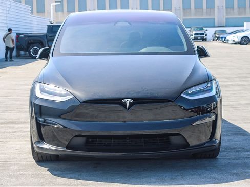 Used 2022 Tesla Model X image 2