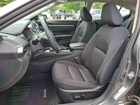 Used 2023 Nissan Altima 2.5 SV AWD/4WD image 14