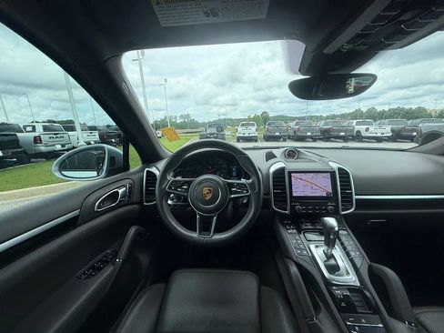 Used 2017 Porsche Cayenne Platinum Edition AWD/4WD image 8
