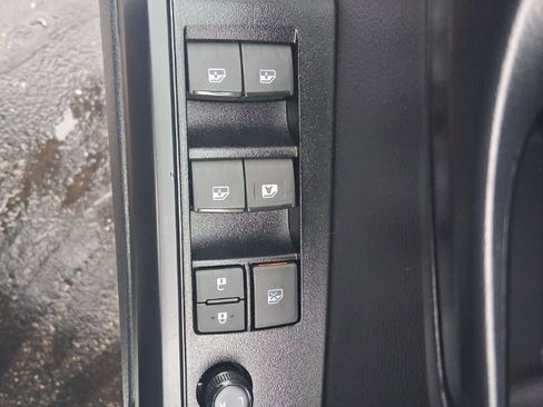 Used 2022 Toyota Tacoma SR image 18