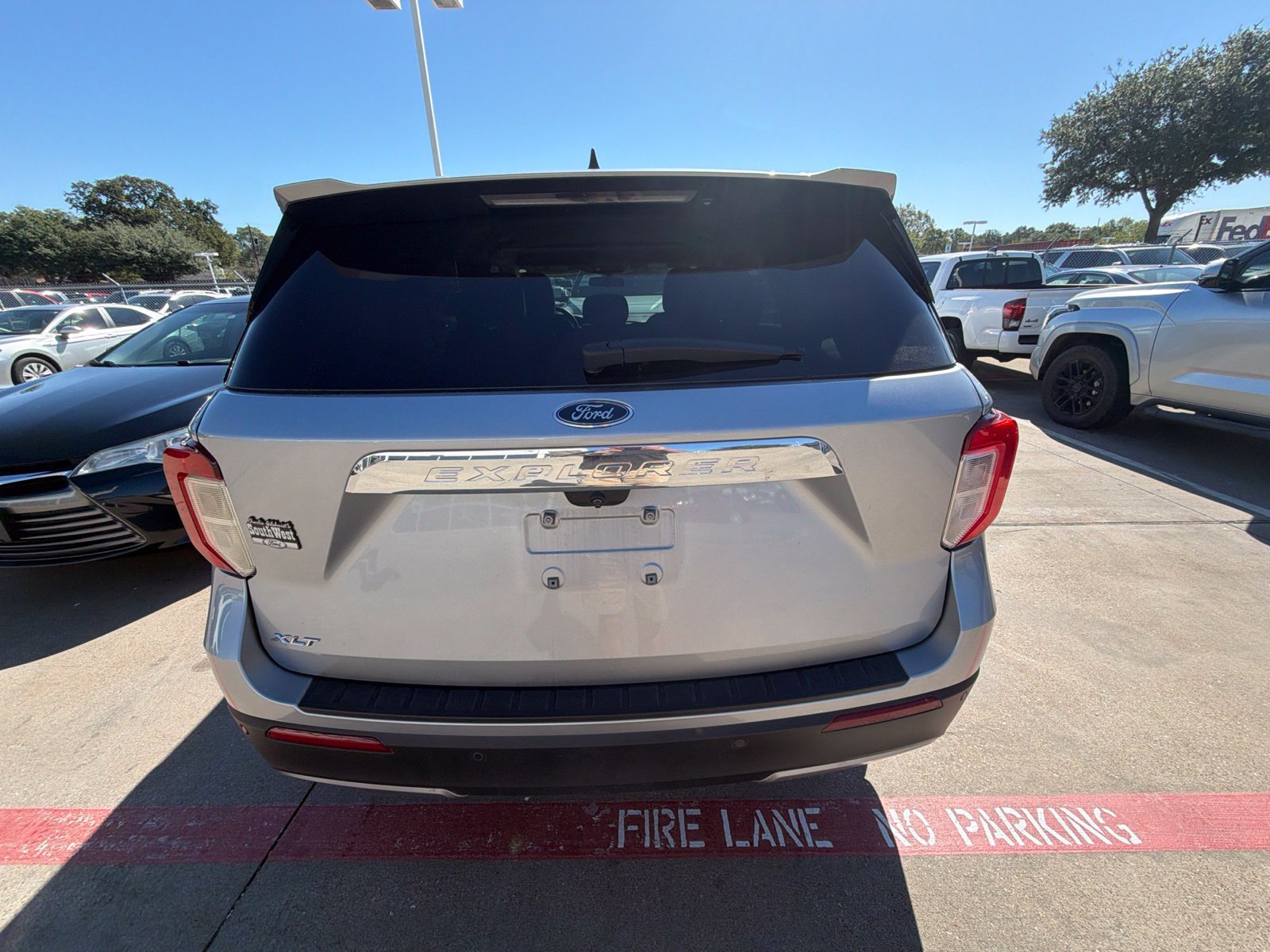 Used 2022 Ford Explorer XLT w/ Equipment Group 202A RWD image 5